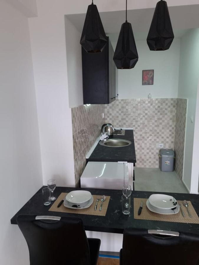 Porta Bus Station Apartment สโกเปีย ภายนอก รูปภาพ