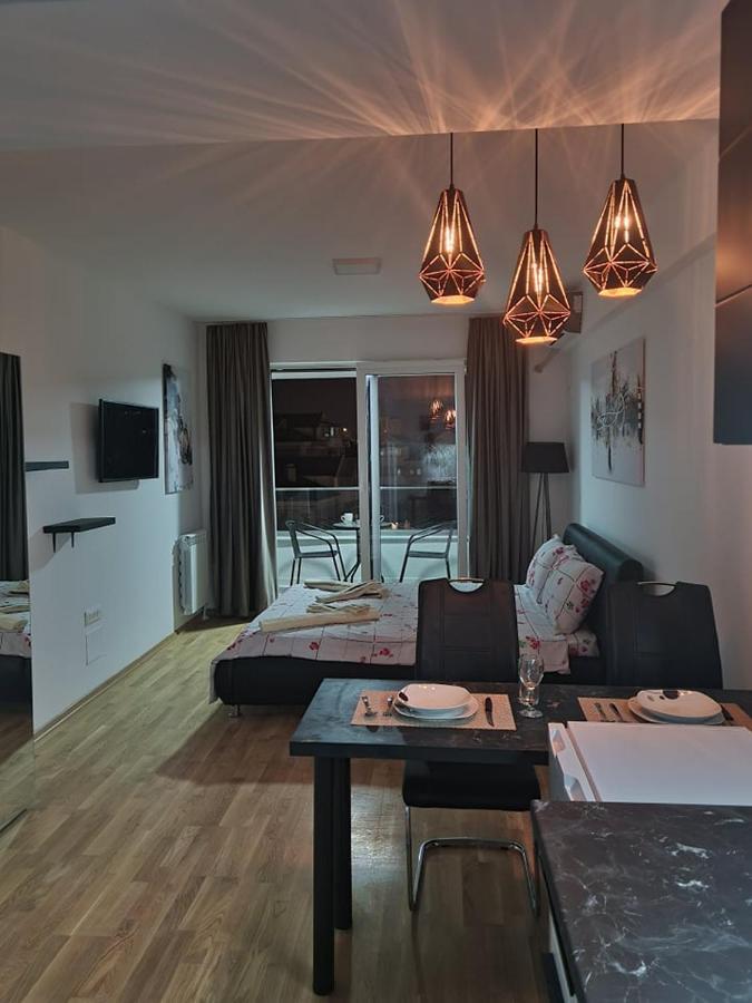 Porta Bus Station Apartment สโกเปีย ภายนอก รูปภาพ
