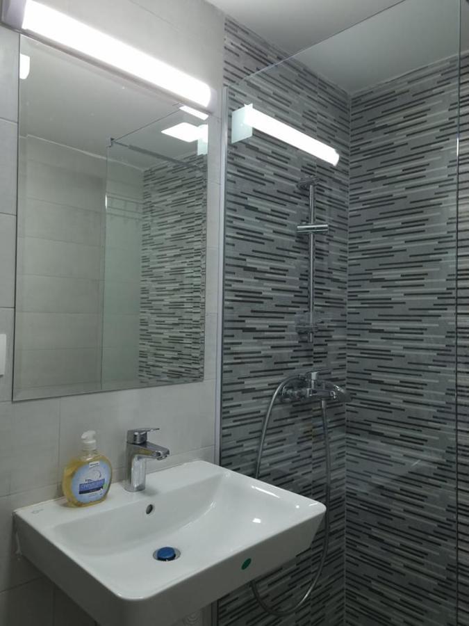 Porta Bus Station Apartment สโกเปีย ภายนอก รูปภาพ